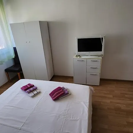 Live In Apartment