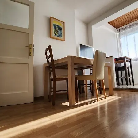 Live In Apartmán *