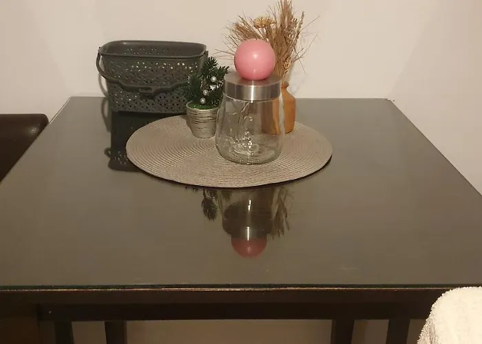 Live In Apartment Split